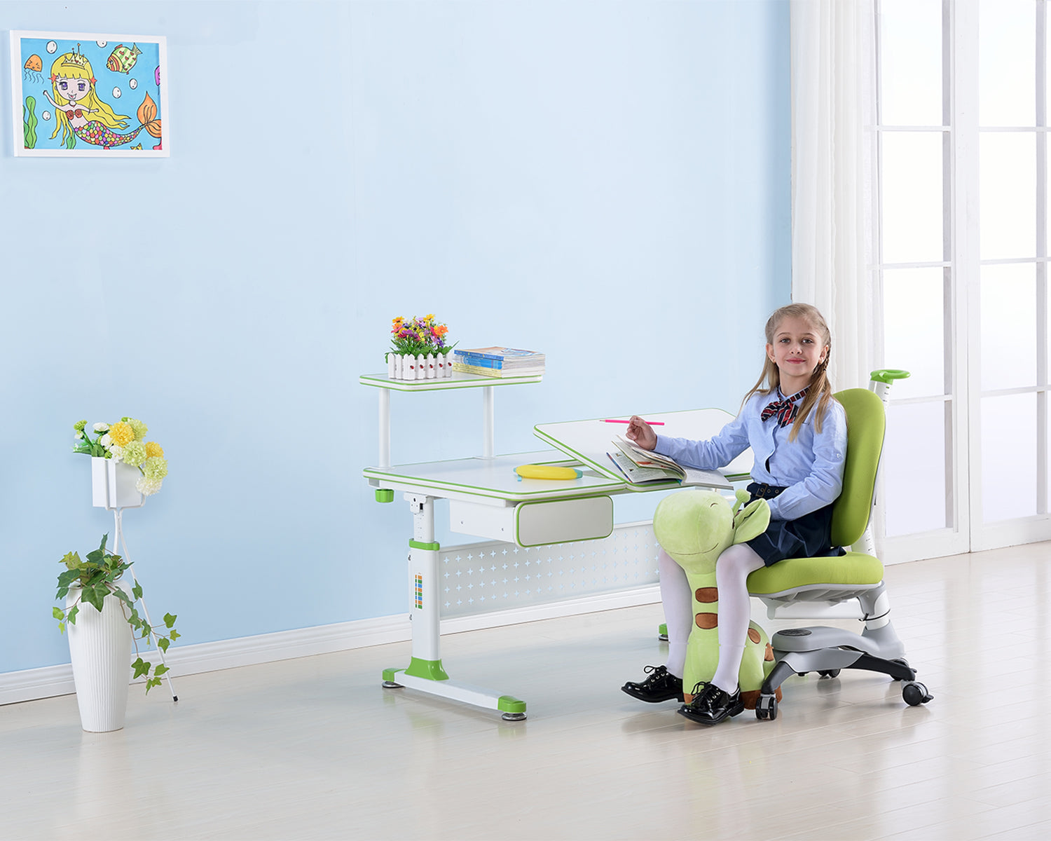 Little Soleil DX Series Children's Height Adjustable Desk