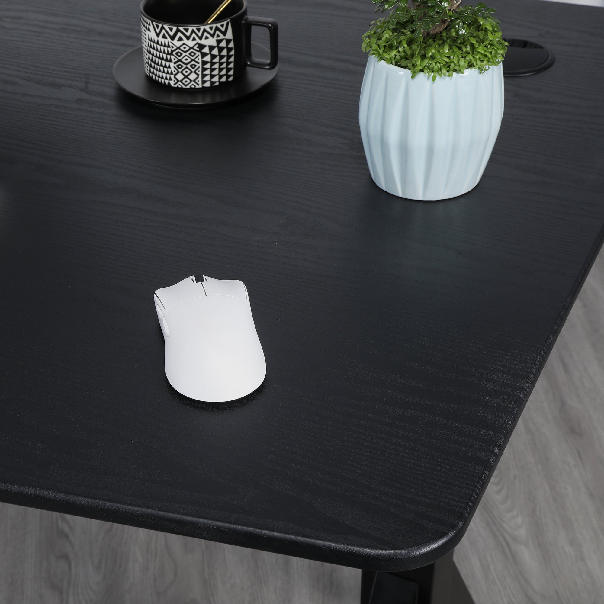 Quattro Series 60" Electric Standing Desk with Curved Top